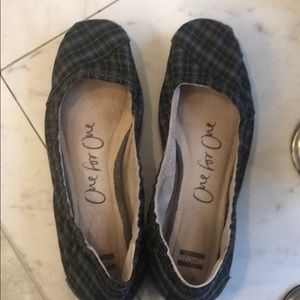 TOMS flats. Used condition.